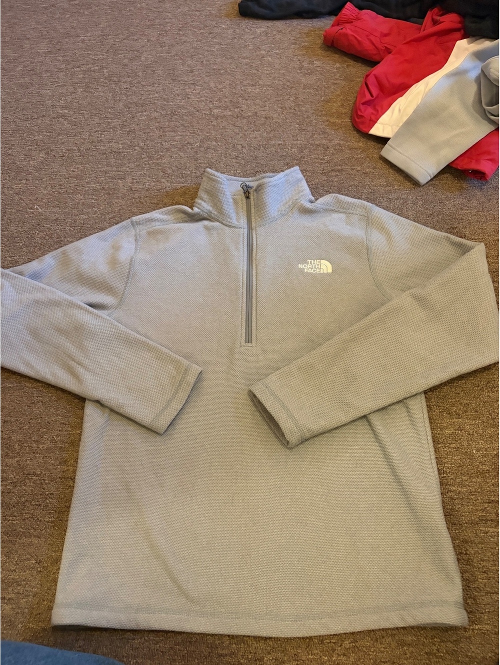 The North Face Men's Medium Gray Half-Zip Fleece Pullover